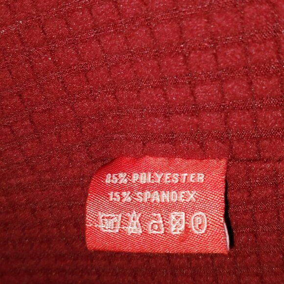 Luxury Stretch Armchair/Recliner Cover in Deep Ruby Red (Burgundy) - Picture 4 of 5